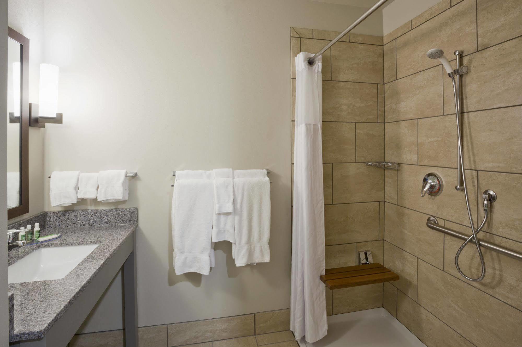 Grandstay Hotel & Suites Valley City Zewnętrze zdjęcie